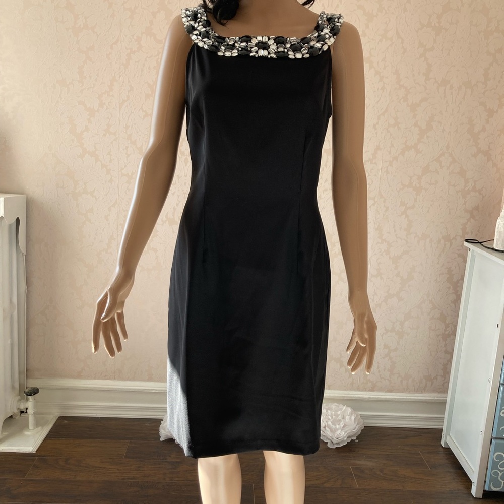 Connected Apparel, size 8, black.